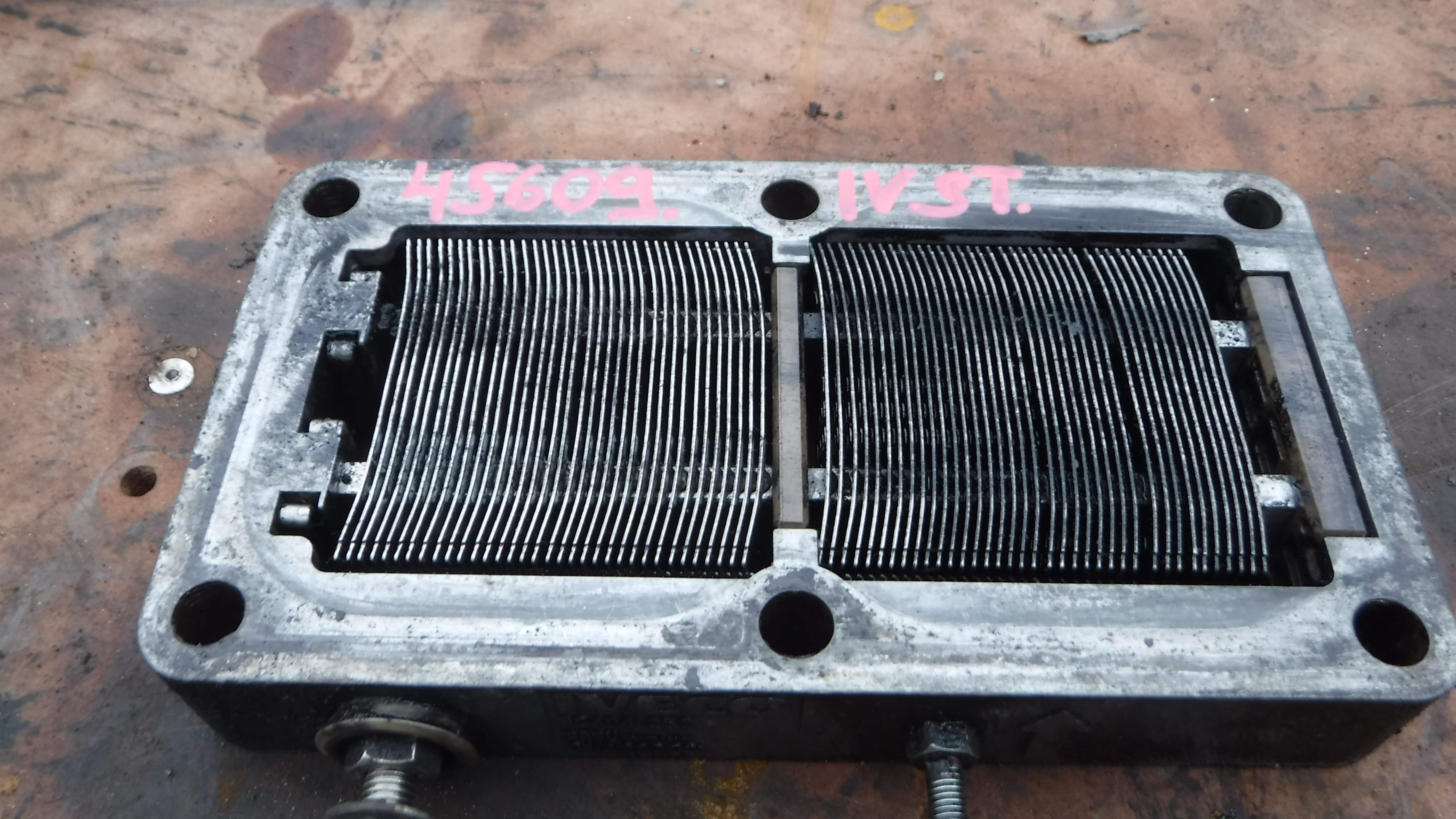 Свеча накаливания Подогреватель воздуха Ивеко стрейлс Iveco strails Cursor 10 2002 504041252